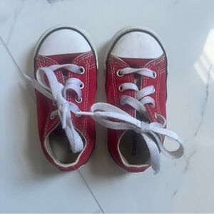 Toddler converse all star, red, size 6, excellent condition.